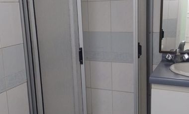 Venta Oficina piso 2 , 50 mts2, cocina , tres espacios separados, baño, cocina, estacionamiento, bodega.