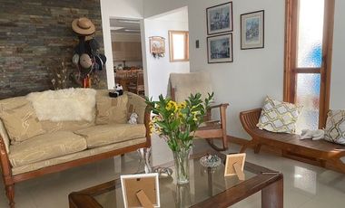 🏠SE VENDE CASA EN PASAJE DOLORES.