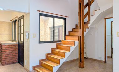 VENTA CASA 3 DORMITORIOS-QUINCHO-COCHERA