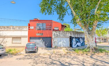 VENTA CASA 3 DORMITORIOS-QUINCHO-COCHERA