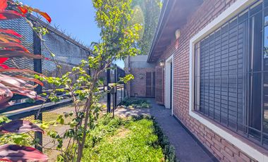 VENTA CASA 3 DORMITORIOS-QUINCHO-COCHERA