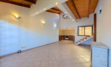 VENTA CASA 3 DORMITORIOS-QUINCHO-COCHERA