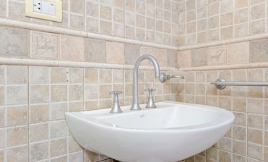 VENTA CASA 3 DORMITORIOS-QUINCHO-COCHERA