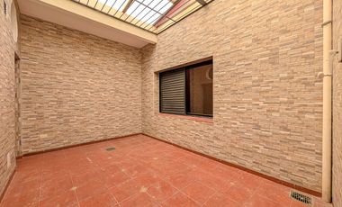 VENTA CASA 3 DORMITORIOS-QUINCHO-COCHERA