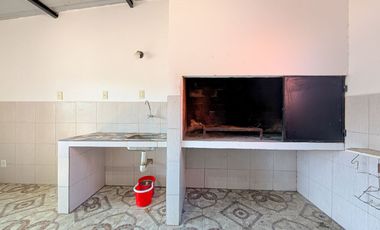 VENTA CASA 3 DORMITORIOS-QUINCHO-COCHERA