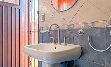 VENTA CASA 3 DORMITORIOS-QUINCHO-COCHERA