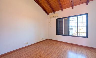 VENTA CASA 3 DORMITORIOS-QUINCHO-COCHERA