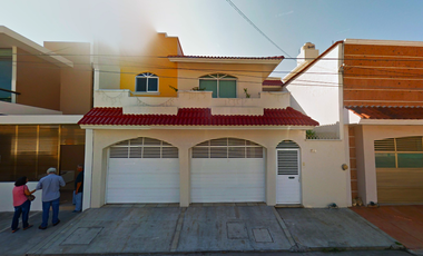 SE VENDE CASA EN BOCA DEL RIO