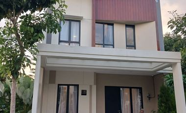 Sederhanakan Hidup Anda! Satu Rumah 2 Lantai (4 Kamar) Solusi Akses Bandara, Tol, & Sekolah. Cek Harga Rp 998 Juta.
