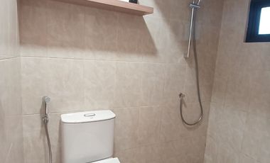 Sederhanakan Hidup Anda! Satu Rumah 2 Lantai (4 Kamar) Solusi Akses Bandara, Tol, & Sekolah. Cek Harga Rp 998 Juta.