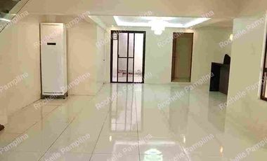 Mandaluyong Single Attached House and Lot  For Sale, 26M