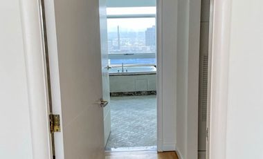 Penthouse unit for Rent at Pacific Plaza Towers in BGC, Taguig City