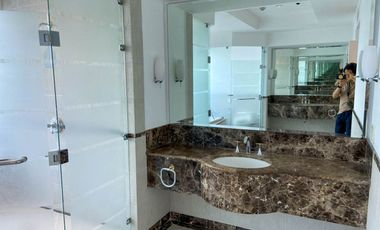 Penthouse unit for Rent at Pacific Plaza Towers in BGC, Taguig City