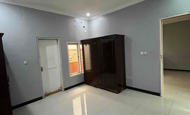 Disewakan Rumah Besar