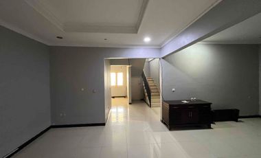 Disewakan Rumah Besar