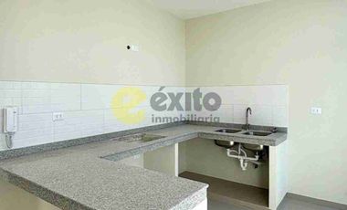 VENDO CASA DE UN PISO EN ALAMEDA DE MIRAFLORES COUNTRY CLUB, CASTILLA