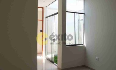 VENDO CASA DE UN PISO EN ALAMEDA DE MIRAFLORES COUNTRY CLUB, CASTILLA