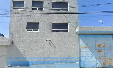 ¡¡OPORTUNIDAD UNICA, EDIFICO CON ALMACEN, MAS CASA HABITACION CON JARDIN, ALBERCA Y PATIO, ¡¡¡EN VENTA DE REMATE BANCARIO!!! (YA CON ADJUDICACION)