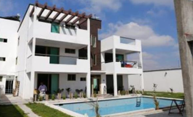 ¡¡OPORTUNIDAD UNICA, EDIFICO CON ALMACEN, MAS CASA HABITACION CON JARDIN, ALBERCA Y PATIO, ¡¡¡EN VENTA DE REMATE BANCARIO!!! (YA CON ADJUDICACION)