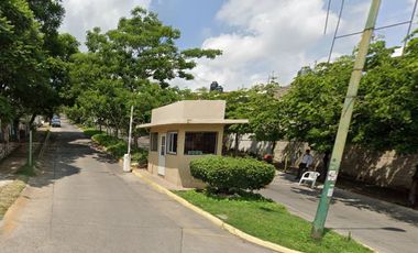 CASA EN VENTA EN AV CENTRAL TERRALTA CENTRAL TLAQUEPAQUE