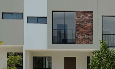 CASA EN VENTA EN AV CENTRAL TERRALTA CENTRAL TLAQUEPAQUE