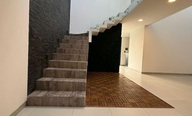 CASA EN RENTA O VENTA EN LOMAS DEL SUR