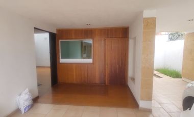 Casa en venta en Chapultepec Norte, coto privado de 7 Casas a una cuadra de Avenida Acueducto en Morelia, Michoacán.