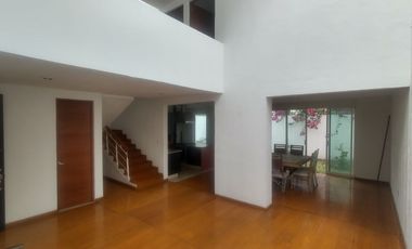 Casa en venta en Chapultepec Norte, coto privado de 7 Casas a una cuadra de Avenida Acueducto en Morelia, Michoacán.