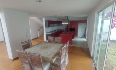 Casa en venta en Chapultepec Norte, coto privado de 7 Casas a una cuadra de Avenida Acueducto en Morelia, Michoacán.