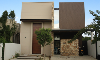 Casa en venta en Fraccionamiento Zendera, totalmente nueva a unos pasos de la casa club