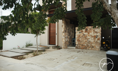 Casa en venta en Fraccionamiento Zendera, totalmente nueva a unos pasos de la casa club