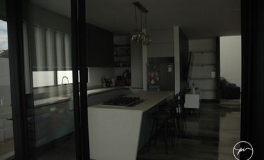 Casa en venta en Fraccionamiento Zendera, totalmente nueva a unos pasos de la casa club