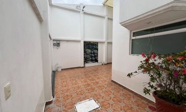 VENDO CASA AMPLIA DE 3 RECAMARAS CON OPCION A 4