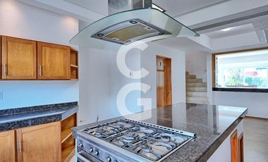 Casa en Venta en Cancún en Residencial Isla Dorada a Pie de Canal