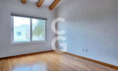 Casa en Venta en Cancún en Residencial Isla Dorada a Pie de Canal