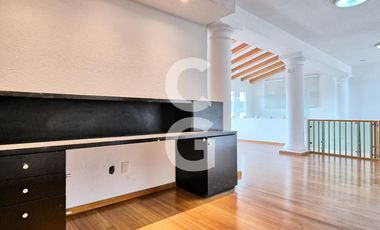 Casa en Venta en Cancún en Residencial Isla Dorada a Pie de Canal