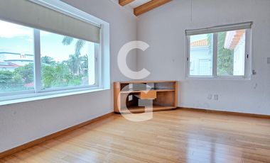 Casa en Venta en Cancún en Residencial Isla Dorada a Pie de Canal