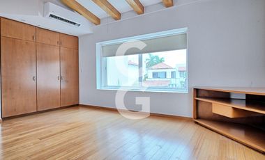 Casa en Venta en Cancún en Residencial Isla Dorada a Pie de Canal