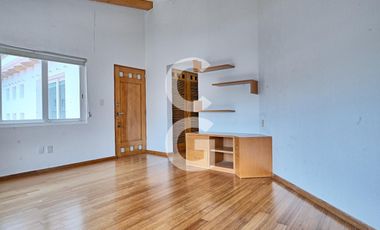 Casa en Venta en Cancún en Residencial Isla Dorada a Pie de Canal