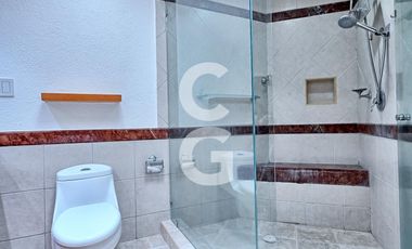 Casa en Venta en Cancún en Residencial Isla Dorada a Pie de Canal