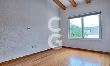 Casa en Venta en Cancún en Residencial Isla Dorada a Pie de Canal