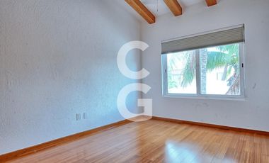 Casa en Venta en Cancún en Residencial Isla Dorada a Pie de Canal