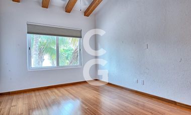 Casa en Venta en Cancún en Residencial Isla Dorada a Pie de Canal