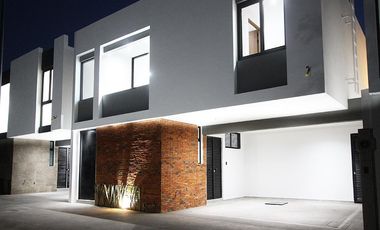 HERMOSA CASA EN PRIVADA PARQUE REAL