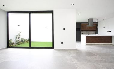 HERMOSA CASA EN PRIVADA PARQUE REAL