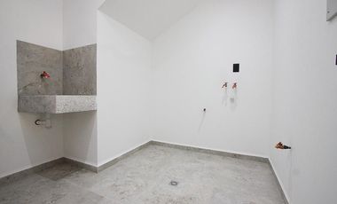 HERMOSA CASA EN PRIVADA PARQUE REAL