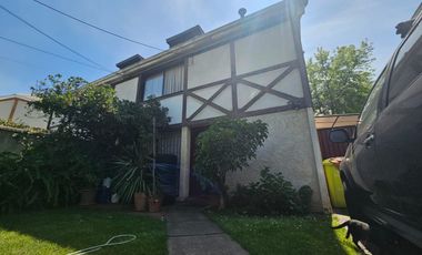 Vitacura- amplia casa sector sport frances y club de polo