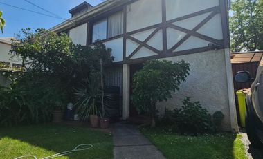 Vitacura- amplia casa sector sport frances y club de polo