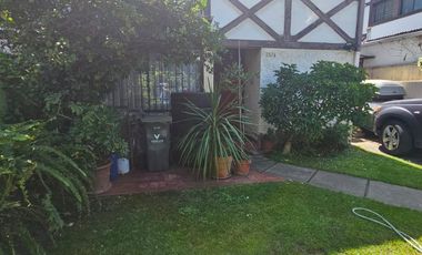 Vitacura- amplia casa sector sport frances y club de polo