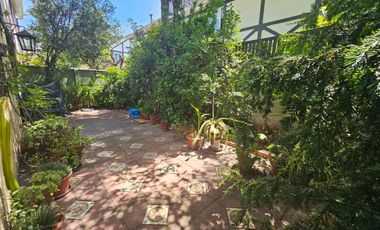 Vitacura- amplia casa sector sport frances y club de polo